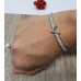 Bracelete Rígido Com Letra V e Cristais PSI0195